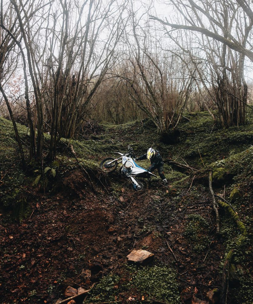 Tsismedere – narrow single trail along old gold digger paths